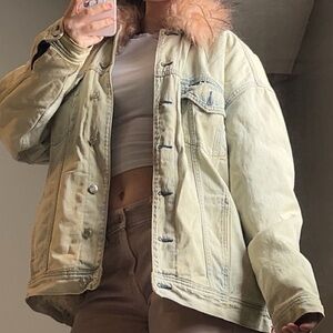 american eagle light blue denim jacket with pink fur collar